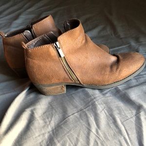 Carlos Santana brown booties